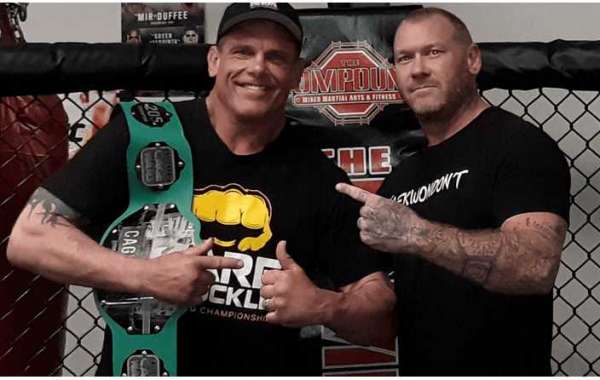 Dick Delaware Wins Bout in California Cage Wars